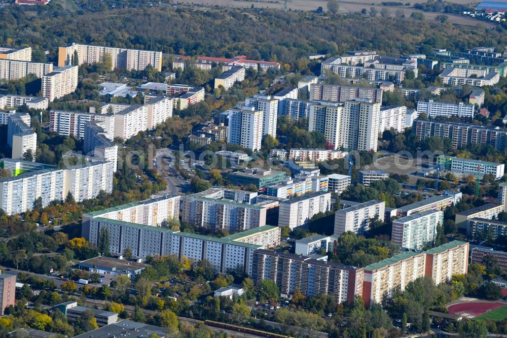 Berlin from the bird's eye view: Skyscrapers in the residential area of industrially manufactured settlement along the Mehrower Allee - Maerkische Allee in the district Marzahn in Berlin, Germany