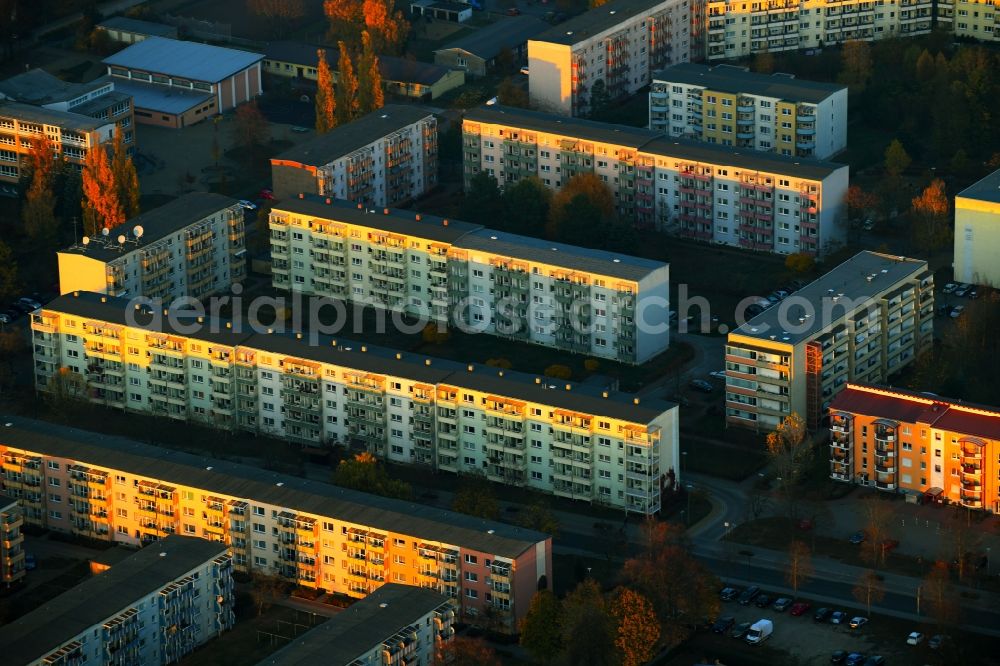 Templin from the bird's eye view: Skyscrapers in the residential area of industrially manufactured settlement along the Ringstrasse in Templin in the state Brandenburg, Germany