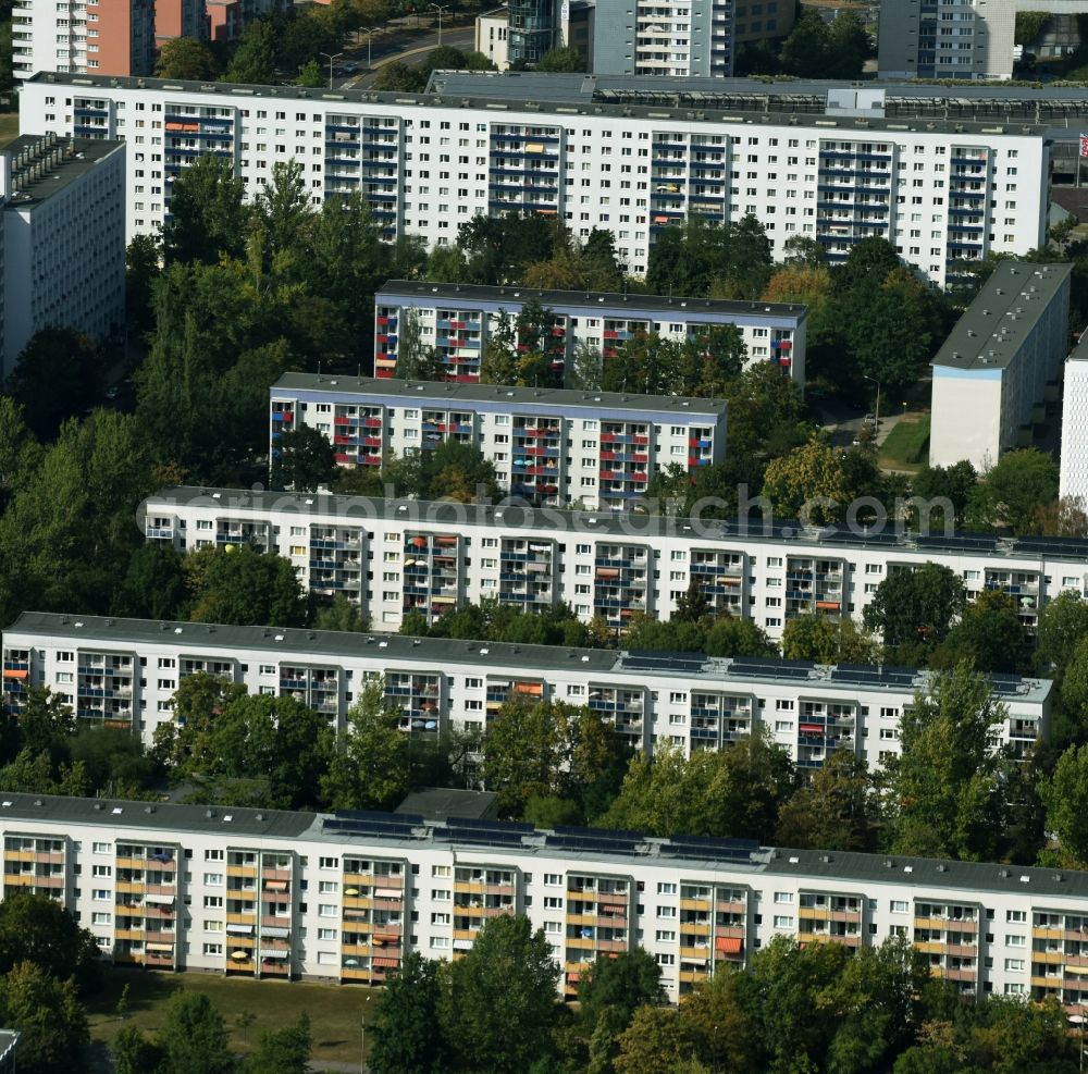 Aerial photograph Halle (Saale) - Skyscrapers in the residential area of industrially manufactured settlement along the Zerbster Strasse in Halle (Saale) in the state Saxony-Anhalt