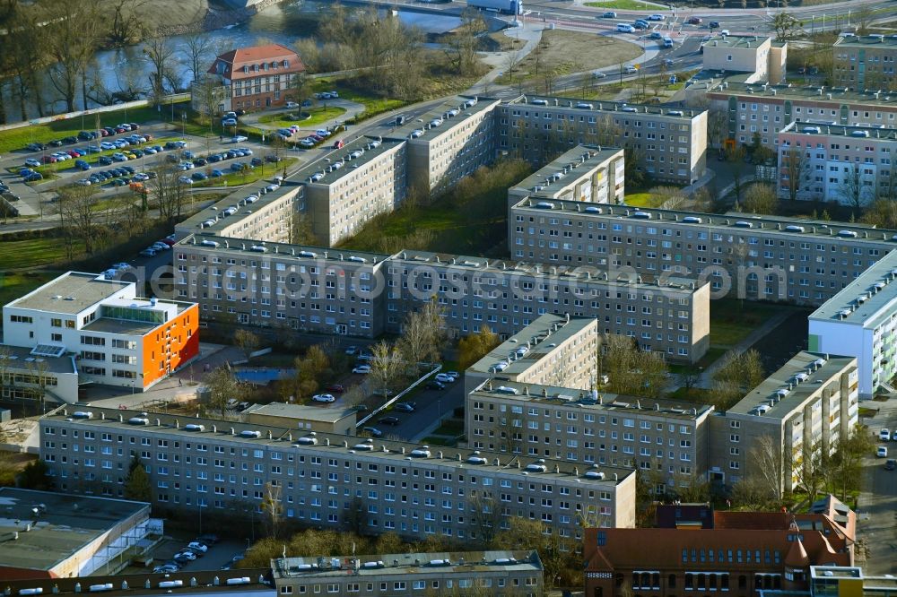 Aerial image Dessau - Skyscrapers in the residential area of industrially manufactured settlement Floessergasse - Friederikenstrasse in Dessau in the state Saxony-Anhalt, Germany