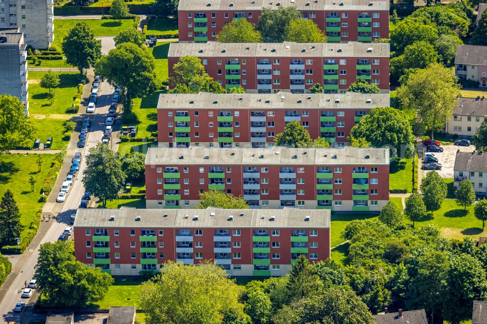 Gelsenkirchen from the bird's eye view: Residential area of industrially manufactured settlement on street Hagemannshof in Gelsenkirchen at Ruhrgebiet in the state North Rhine-Westphalia, Germany