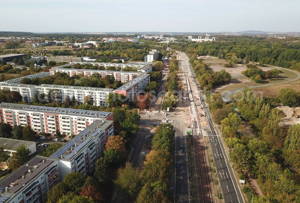 Aerial photograph Halle (Saale) - Skyscrapers in the residential area of industrially manufactured settlement Gimritzer Damm in the district Neustadt in Halle (Saale) in the state Saxony-Anhalt, Germany