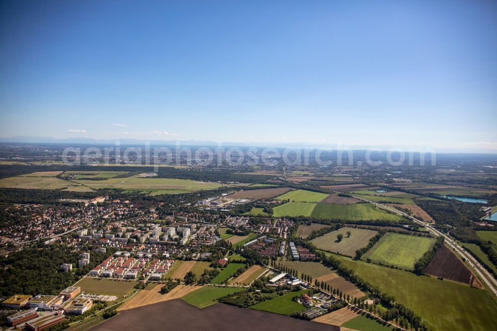 Oberschleißheim from above - Skyscrapers in the residential area of industrially manufactured settlement Am Glasanger - Am Schaeferanger in Oberschleissheim in the state Bavaria, Germany