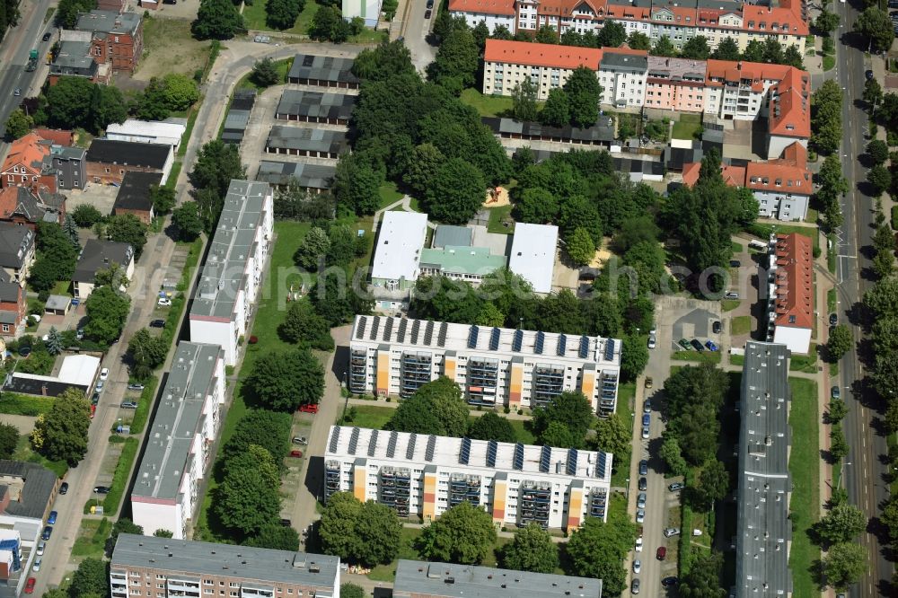 Halberstadt from the bird's eye view: Skyscrapers in the residential area of industrially manufactured settlement at Eike-von-Repgow-street in Halberstadt in the state Saxony-Anhalt