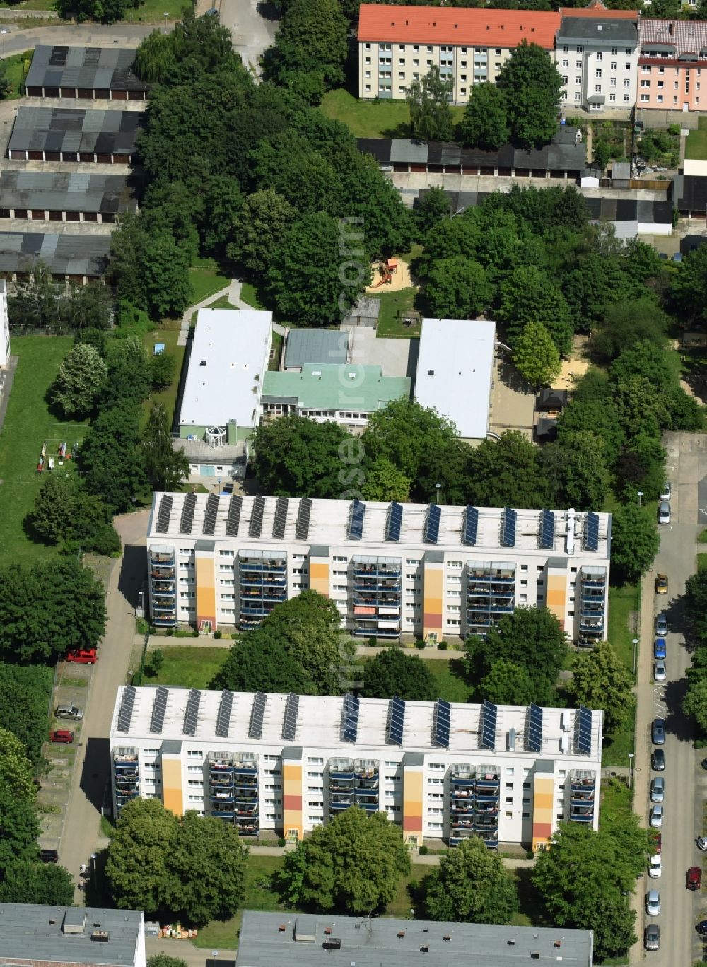 Aerial image Halberstadt - Skyscrapers in the residential area of industrially manufactured settlement at Eike-von-Repgow-street in Halberstadt in the state Saxony-Anhalt