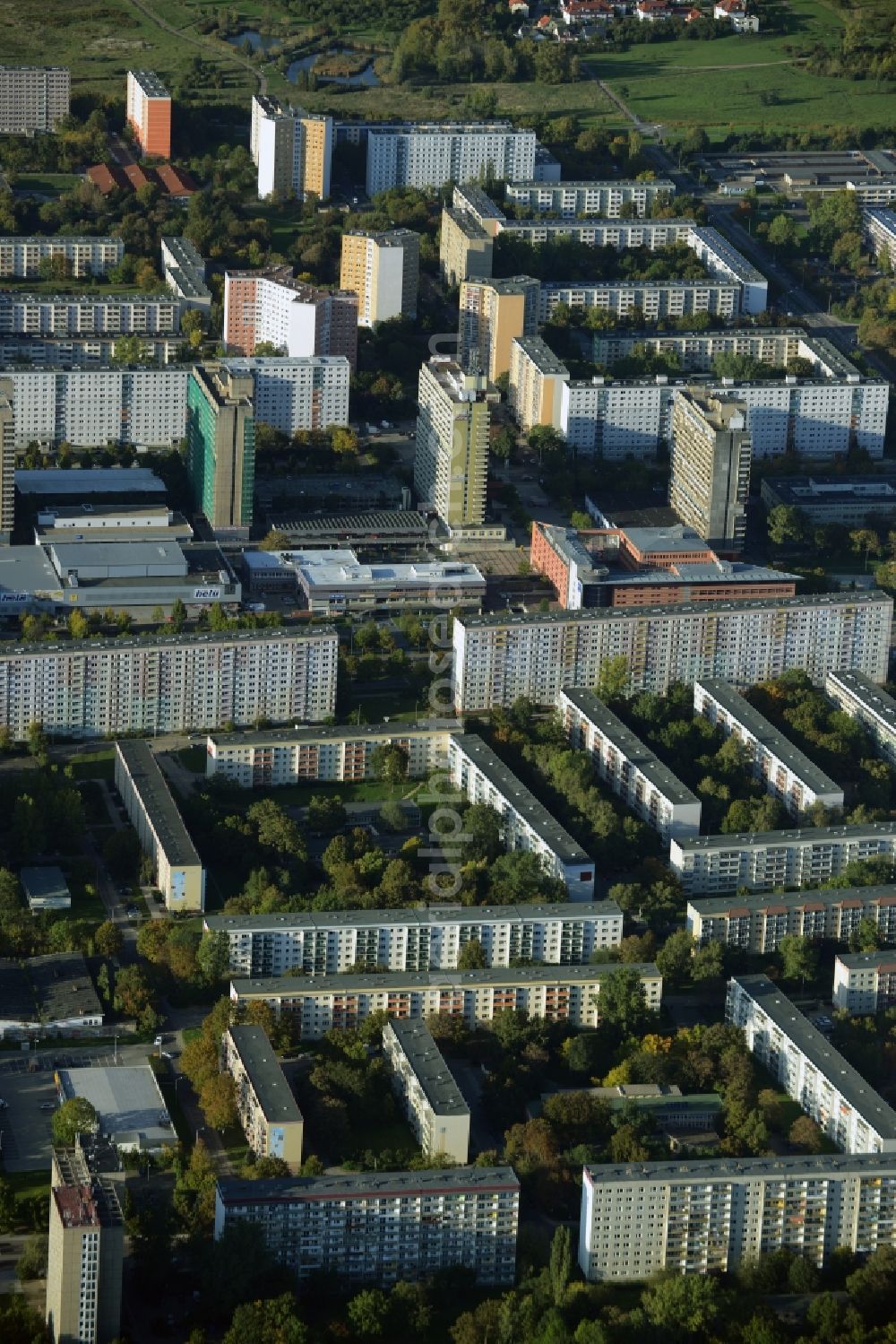 Aerial photograph Halle (Saale) - Skyscrapers in the residential area of industrially manufactured settlement in Halle (Saale) in the state Saxony-Anhalt