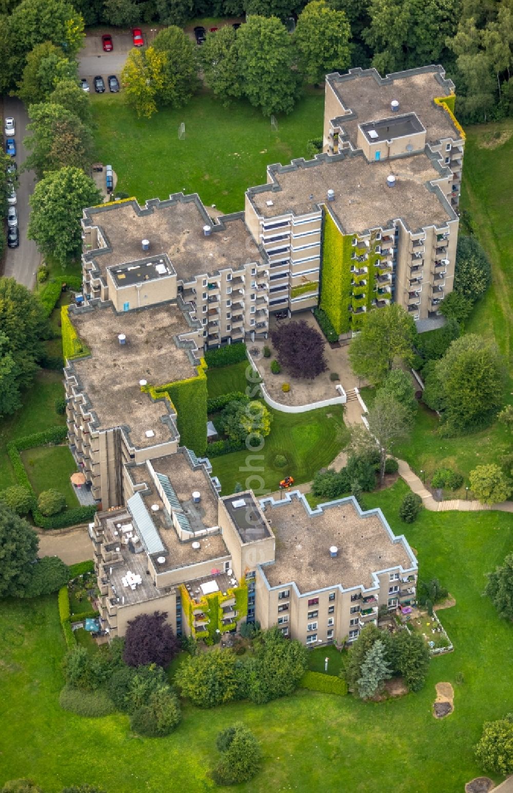 Schwelm from above - Skyscrapers in the residential area of industrially manufactured settlement on Harkortweg in Schwelm in the state North Rhine-Westphalia, Germany