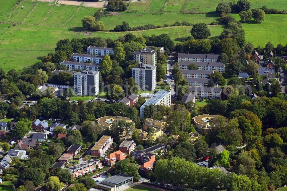 Hamburg from above - Skyscrapers in the residential area of industrially manufactured settlement on Heerbrook in the district Iserbrook in Hamburg, Germany