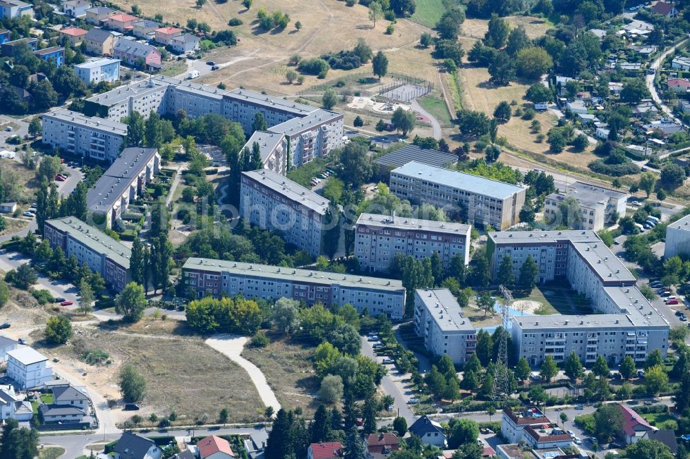 Berlin from the bird's eye view: Skyscrapers in the residential area of industrially manufactured settlement Heinrich-Grueber-Strasse - Wernerstrasse in the district Hellersdorf in Berlin, Germany