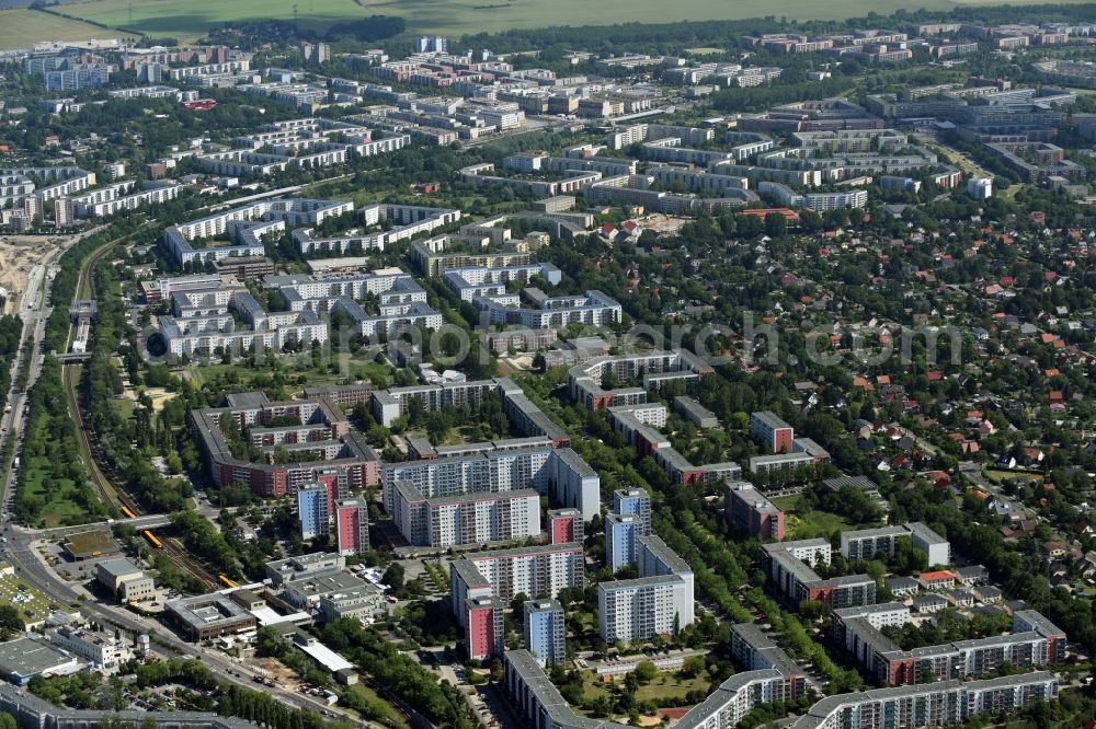 Aerial photograph Berlin - Skyscrapers in the residential area of industrially manufactured settlement Hellersdorf in Berlin