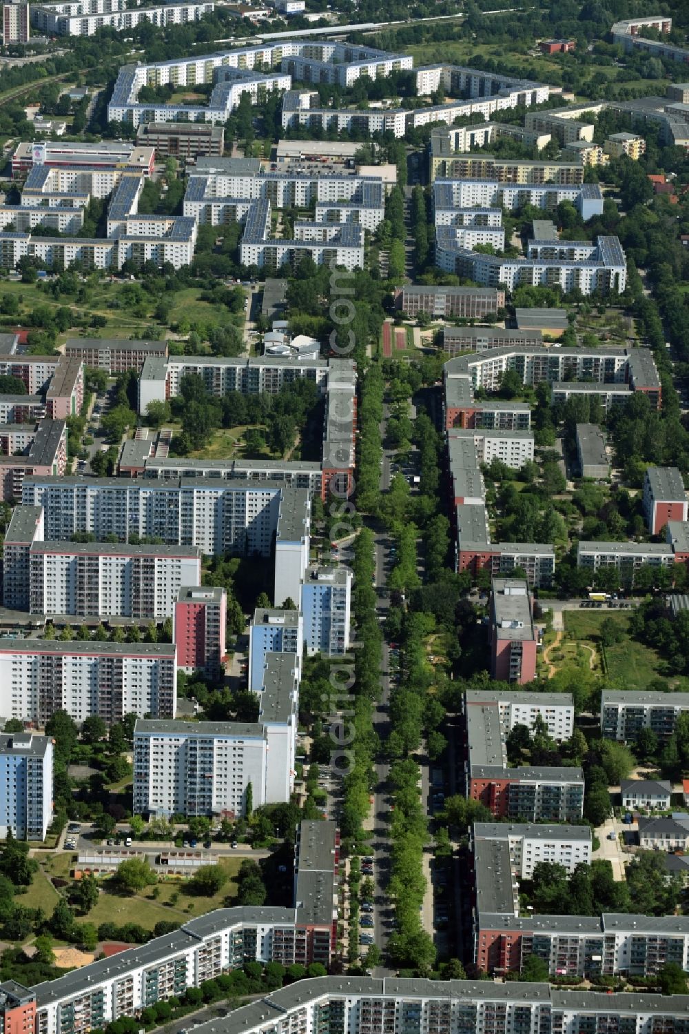 Aerial photograph Berlin - Skyscrapers in the residential area of industrially manufactured settlement Hellersdorf in Berlin