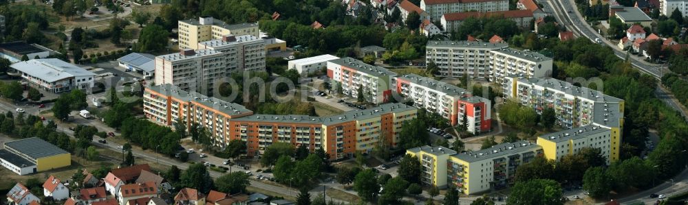 Erfurt from above - Skyscrapers in the residential area of industrially manufactured settlement at Holunderway in Erfurt in the state Thuringia