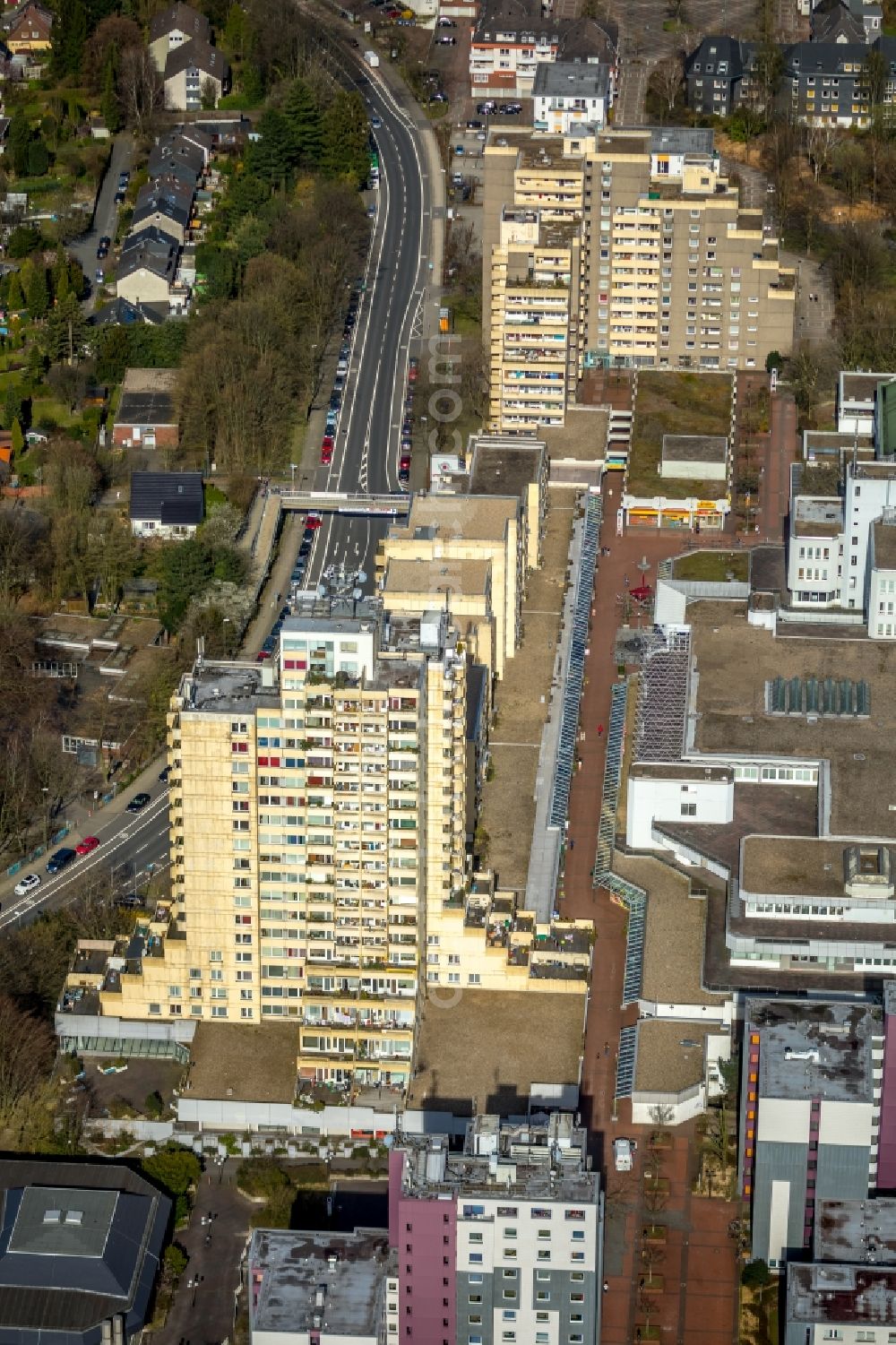 Aerial photograph Bochum - Skyscrapers in the residential area of industrially manufactured settlement on Hustadtring in Bochum in the state North Rhine-Westphalia, Germany