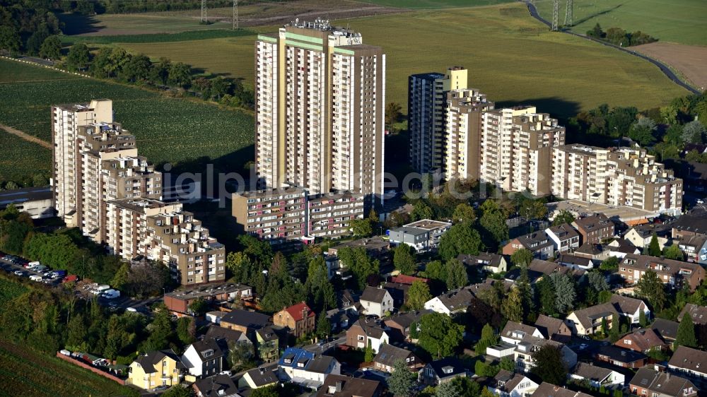 Köln from above - Skyscrapers in the residential area of industrially manufactured settlement Auf dem Koelnberg in the district Menschenich in Cologne in the state North Rhine-Westphalia, Germany