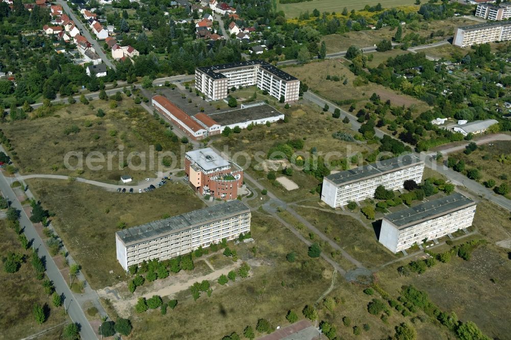 Aerial photograph Stendal - Skyscrapers in the residential area of industrially manufactured settlement an der Lemgoer Strasse in Stendal in the state Saxony-Anhalt