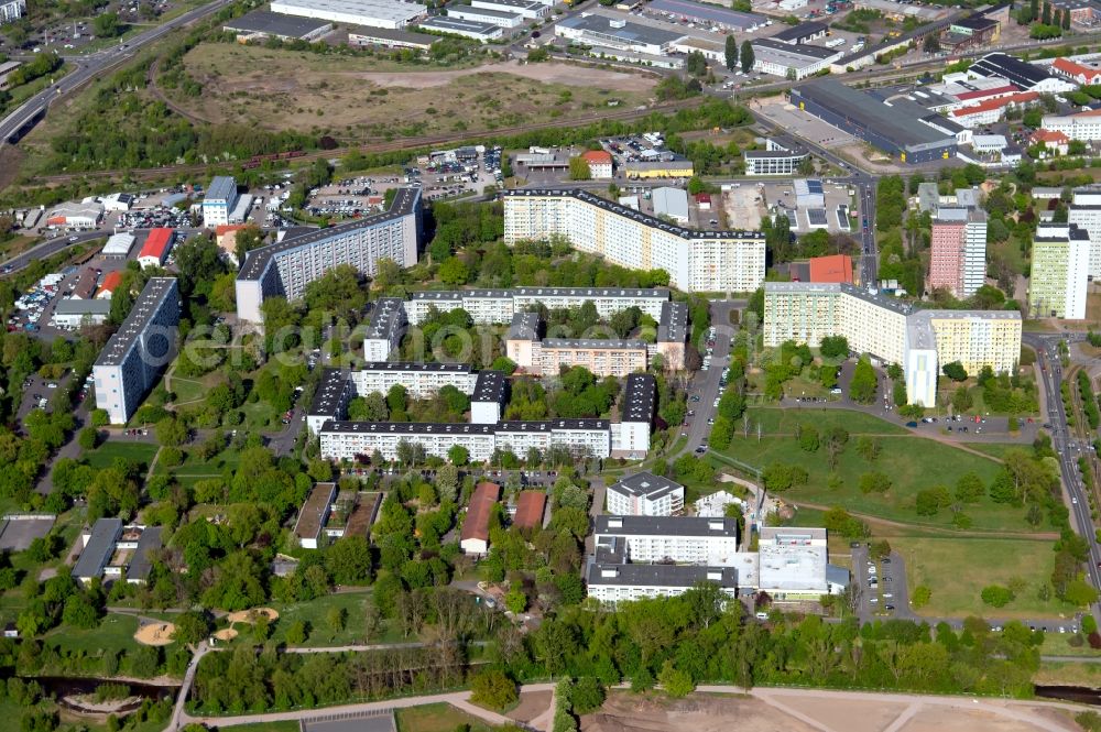 Erfurt from the bird's eye view: Skyscrapers in the residential area of industrially manufactured settlement Lowetscher Strasse in the district Rieth in Erfurt in the state Thuringia, Germany