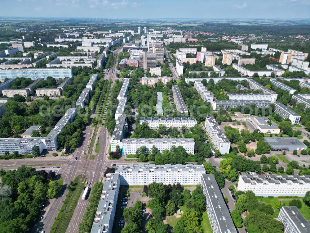 Halle (Saale) from above - Skyscrapers in the residential area of industrially manufactured settlement An der Magistrale with renovation work on Scheibe A in the district Neustadt in Halle (Saale) in the state Saxony-Anhalt, Germany