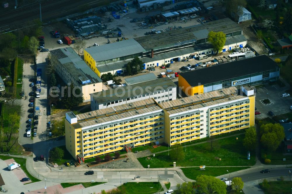 Berlin from the bird's eye view: Skyscrapers in the residential area of industrially manufactured settlement on Marzahner Chaussee in Berlin, Germany