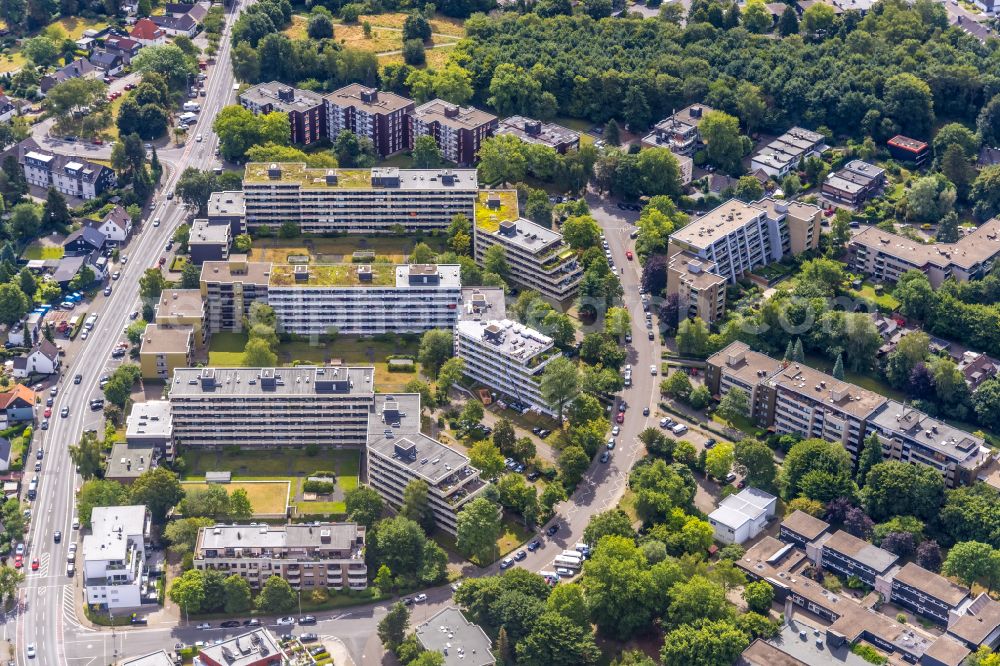 Mülheim an der Ruhr from the bird's eye view: Residential area of industrially manufactured settlement in Muelheim on the Ruhr at Ruhrgebiet in the state North Rhine-Westphalia, Germany