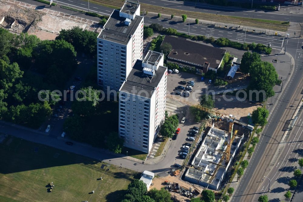 Aerial image Dresden - Skyscrapers in the residential area of industrially manufactured settlement in the district Altstadt in Dresden in the state Saxony, Germany