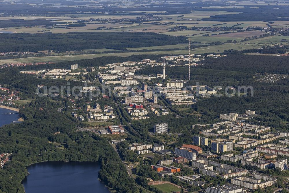 Aerial image Schwerin - Skyscrapers in the residential area of industrially manufactured settlement in the district Bahnhof Holthusen in Schwerin in the state Mecklenburg - Western Pomerania