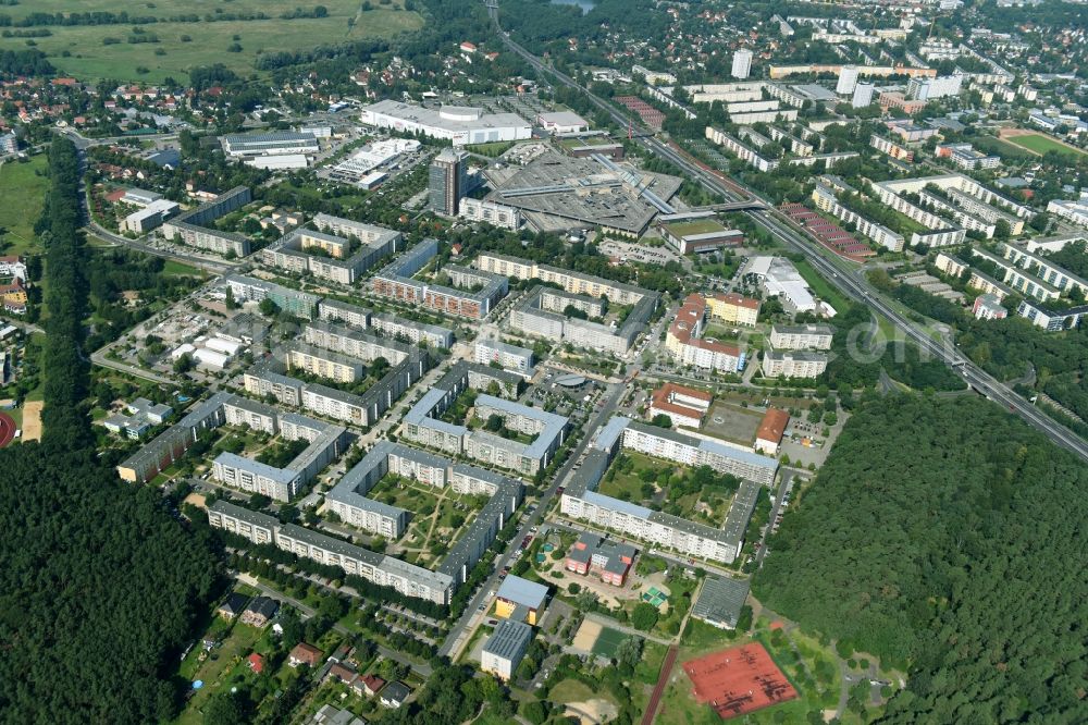 Aerial photograph Potsdam - Skyscrapers in the residential area of industrially manufactured settlement along the Konrad-Wolf-Allee in the district Drewitz in Potsdam in the state Brandenburg, Germany