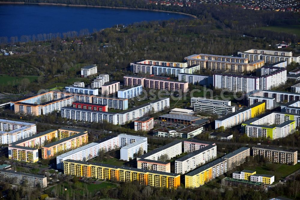 Aerial image Leipzig - Skyscrapers in the residential area of industrially manufactured settlement in the district Gruenau in Leipzig in the state Saxony, Germany