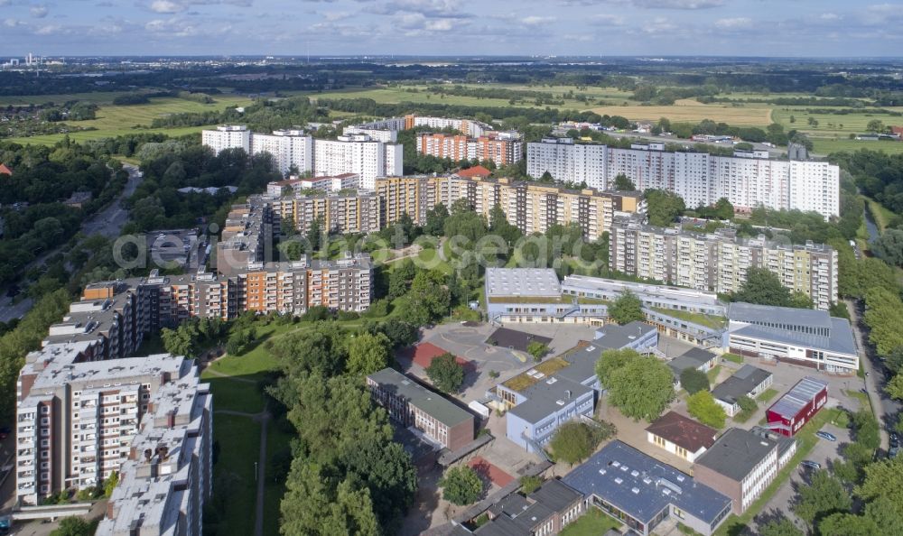 Aerial photograph Hamburg - Skyscrapers in the residential area of industrially manufactured settlement in the district Kirchdorf-Sued in Hamburg, Germany