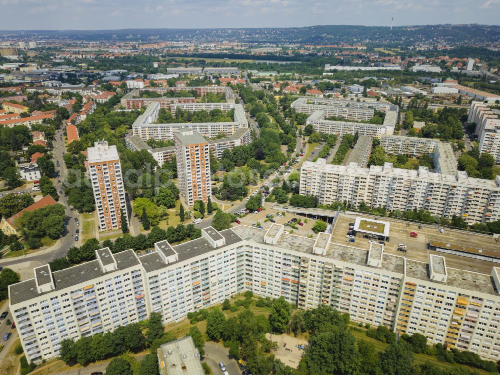 Aerial photograph Dresden - Residential area of industrially manufactured settlement in the district Prohlis in Dresden in the state Saxony, Germany