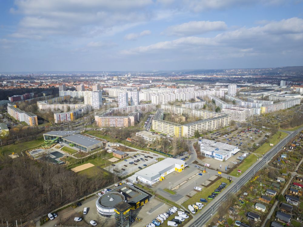 Dresden from above - Residential area of industrially manufactured settlement in the district Prohlis in Dresden in the state Saxony, Germany