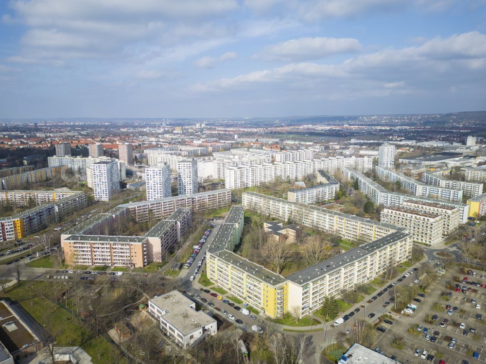 Dresden from the bird's eye view: Residential area of industrially manufactured settlement in the district Prohlis in Dresden in the state Saxony, Germany