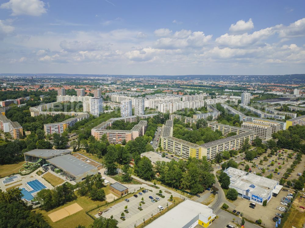 Dresden from above - Residential area of industrially manufactured settlement on street Spreewalder Strasse in the district Prohlis in Dresden in the state Saxony, Germany