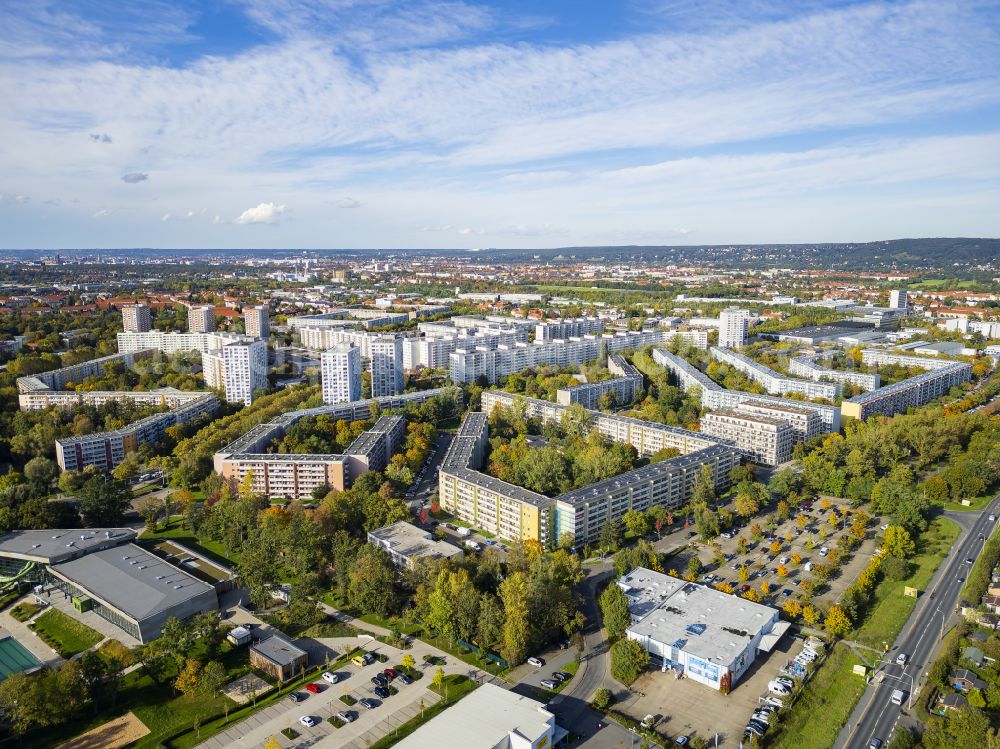 Dresden from the bird's eye view: Residential area of industrially manufactured settlement in the district Prohlis in Dresden in the state Saxony, Germany