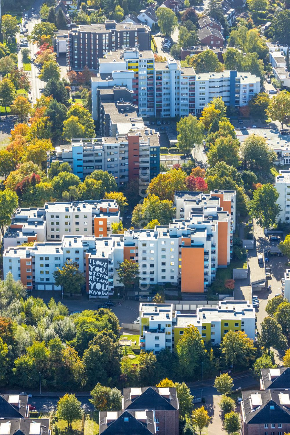 Aerial photograph Bochum - Residential area of industrially manufactured settlement on street Hustadtring in the district Querenburg in Bochum at Ruhrgebiet in the state North Rhine-Westphalia, Germany