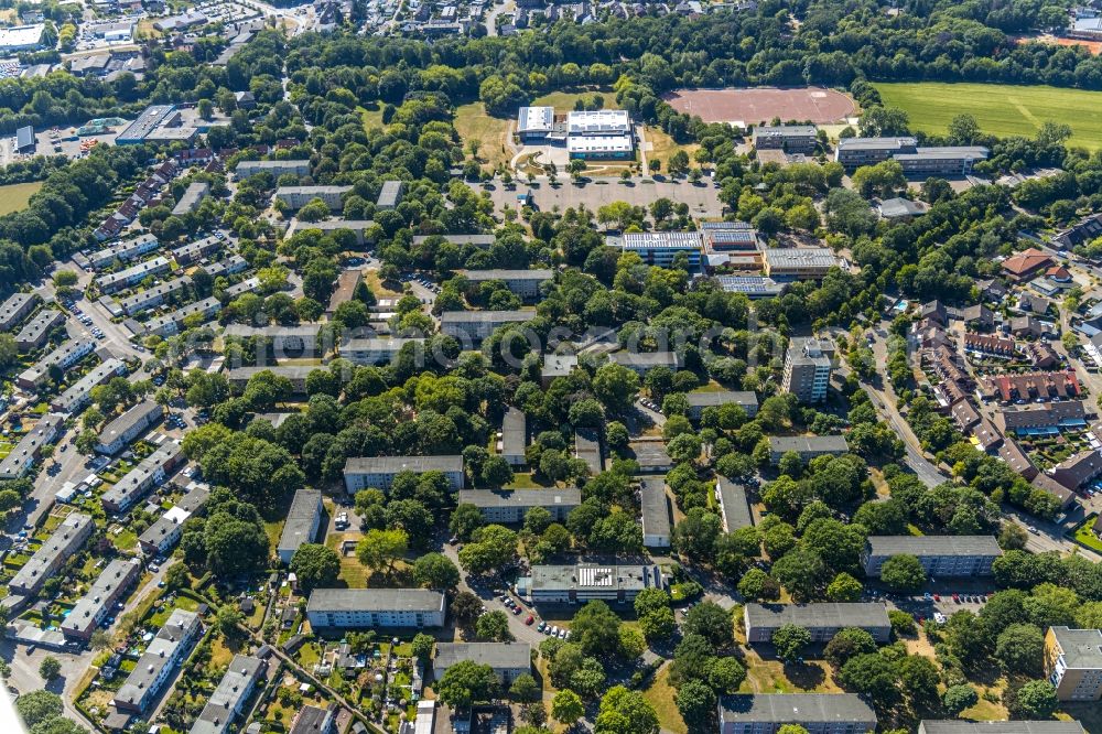 Aerial image Moers - Skyscrapers in the residential area of industrially manufactured settlement in the district Repelen in Moers in the state North Rhine-Westphalia, Germany