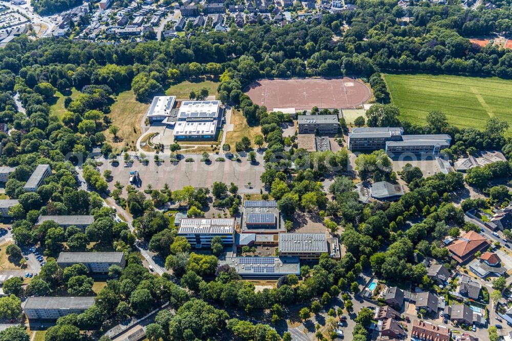 Aerial photograph Moers - Skyscrapers in the residential area of industrially manufactured settlement in the district Repelen in Moers in the state North Rhine-Westphalia, Germany