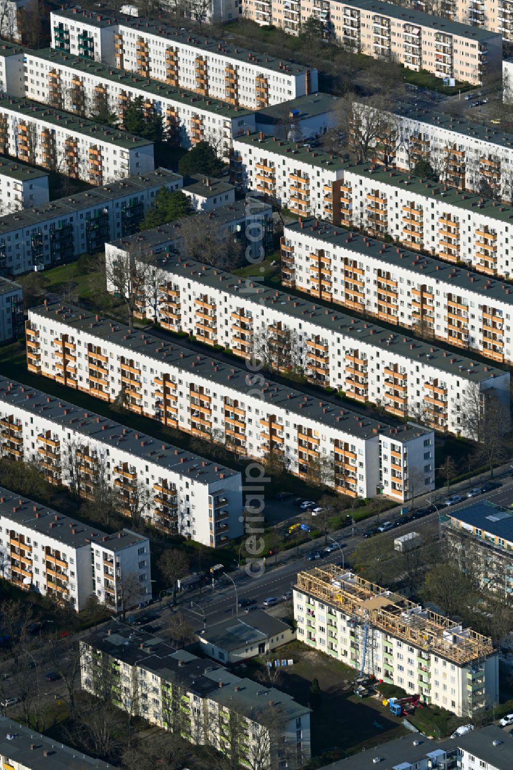 Aerial photograph Berlin - Residential area of industrially manufactured settlement on street Burscheider Weg in the district Spandau in Berlin, Germany