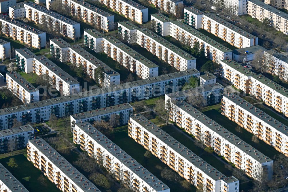 Berlin from above - Residential area of industrially manufactured settlement on street Burscheider Weg in the district Spandau in Berlin, Germany