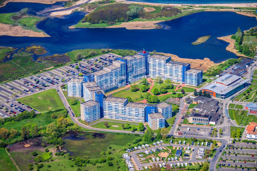 Heiligenhafen from above - Residential area of industrially manufactured settlement Ostsee-Ferienpark on street Ostsee-Ferienpark in the district Kuecknitz in Heiligenhafen at the baltic sea coast in the state Schleswig-Holstein, Germany