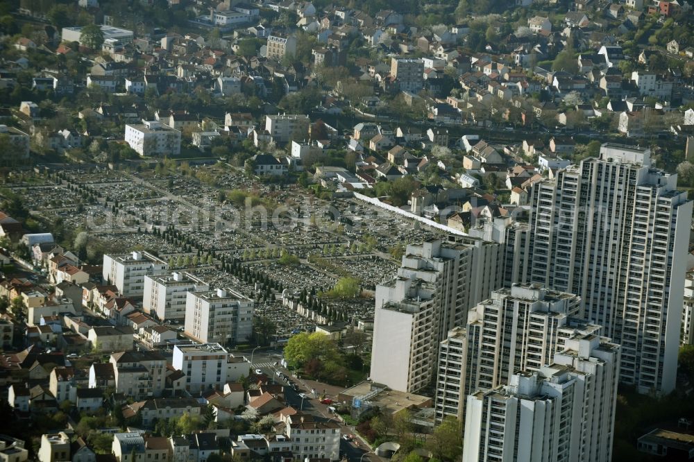 Paris Boulogne-Billancourt from above - Skyscrapers in the residential area of industrially manufactured settlement in Paris Boulogne-Billancourt in Ile-de-France, France