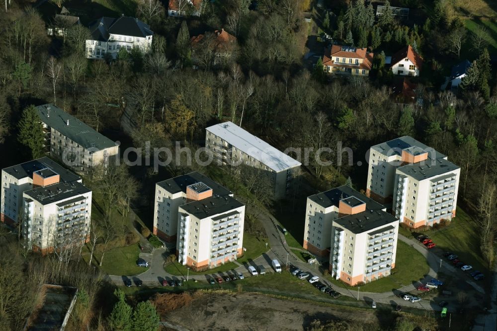 Aerial photograph Berlin Buch - Skyscrapers in the residential area of industrially manufactured settlement on Poelnitzweg in Berlin Buch