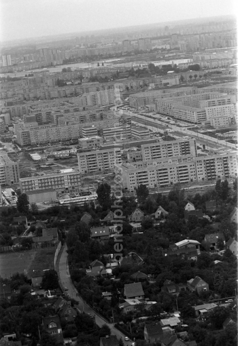 Aerial photograph Berlin - Residential area of industrially manufactured settlement on the edge of single-family housing estates in the district Hellersdorf in Berlin, Germany