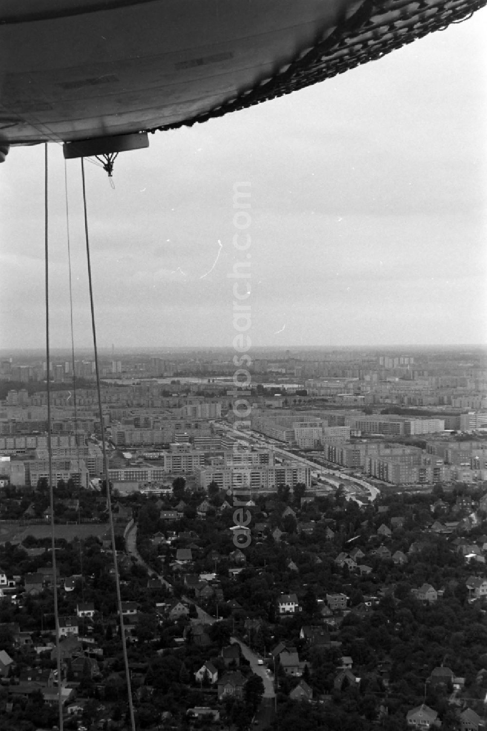 Berlin from above - Residential area of industrially manufactured settlement on the edge of single-family housing estates in the district Hellersdorf in Berlin, Germany