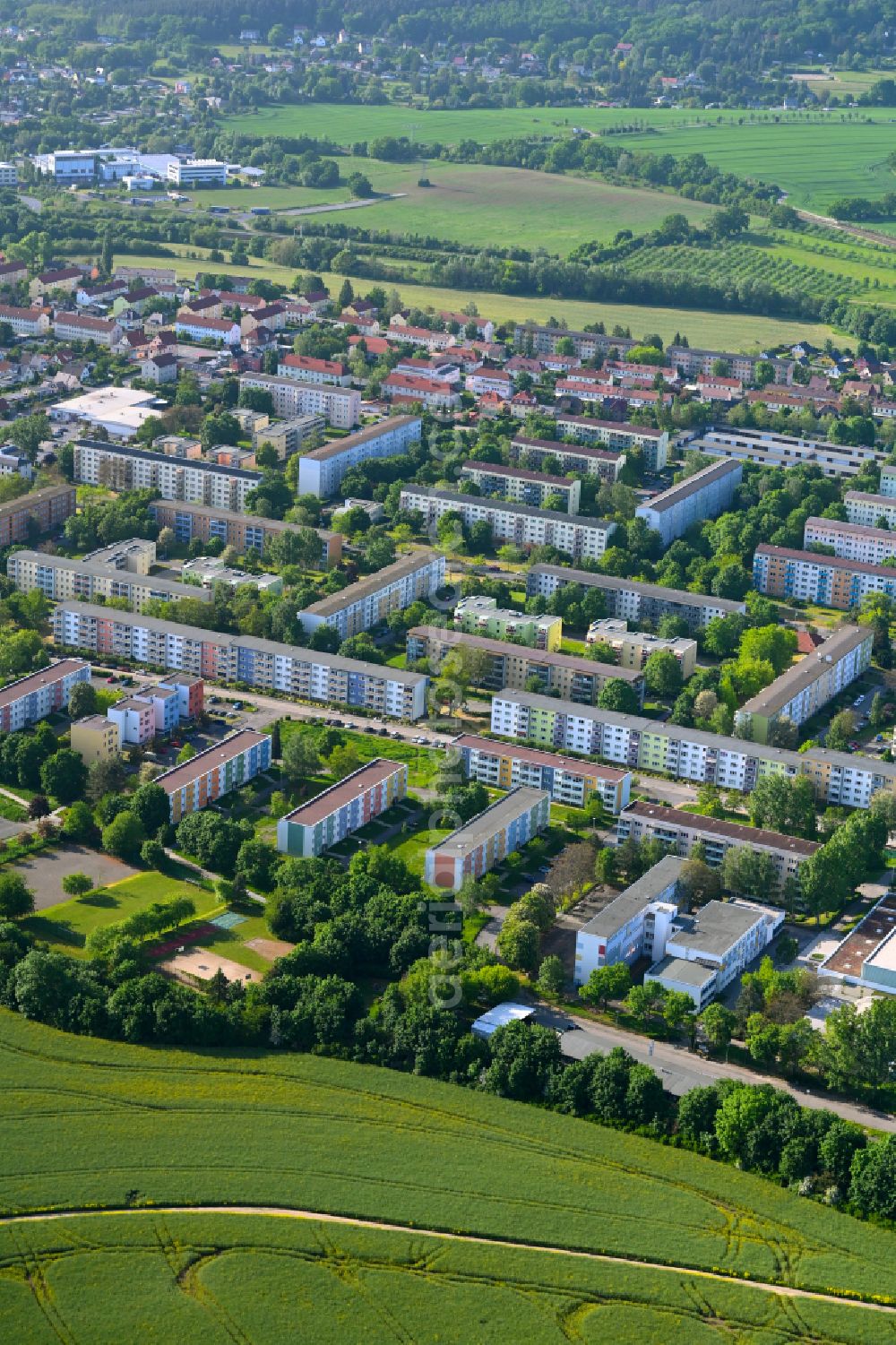 Saalfeld/Saale from the bird's eye view: Residential area of industrially manufactured settlement in Saalfeld/Saale in the state Thuringia, Germany