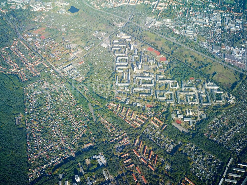 Potsdam from above - Skyscrapers in the residential area of industrially manufactured settlement Schlaatz along the road Nuthestrasse in Potsdam in the state Brandenburg