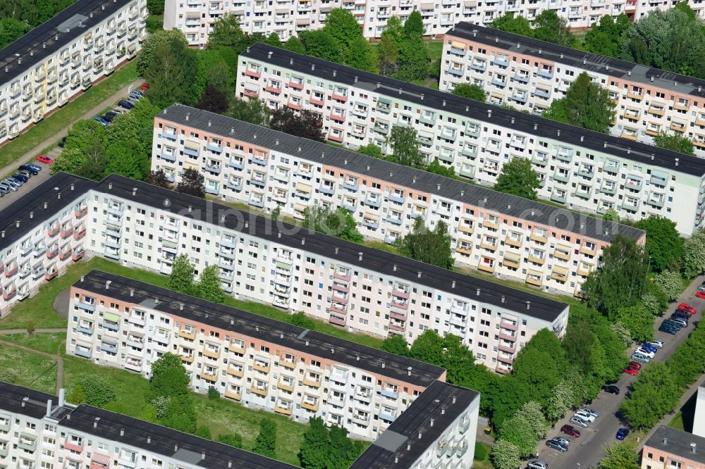 Aerial image Schwerin - Skyscrapers in the residential area of industrially manufactured settlement in Schwerin in the state Mecklenburg - Western Pomerania