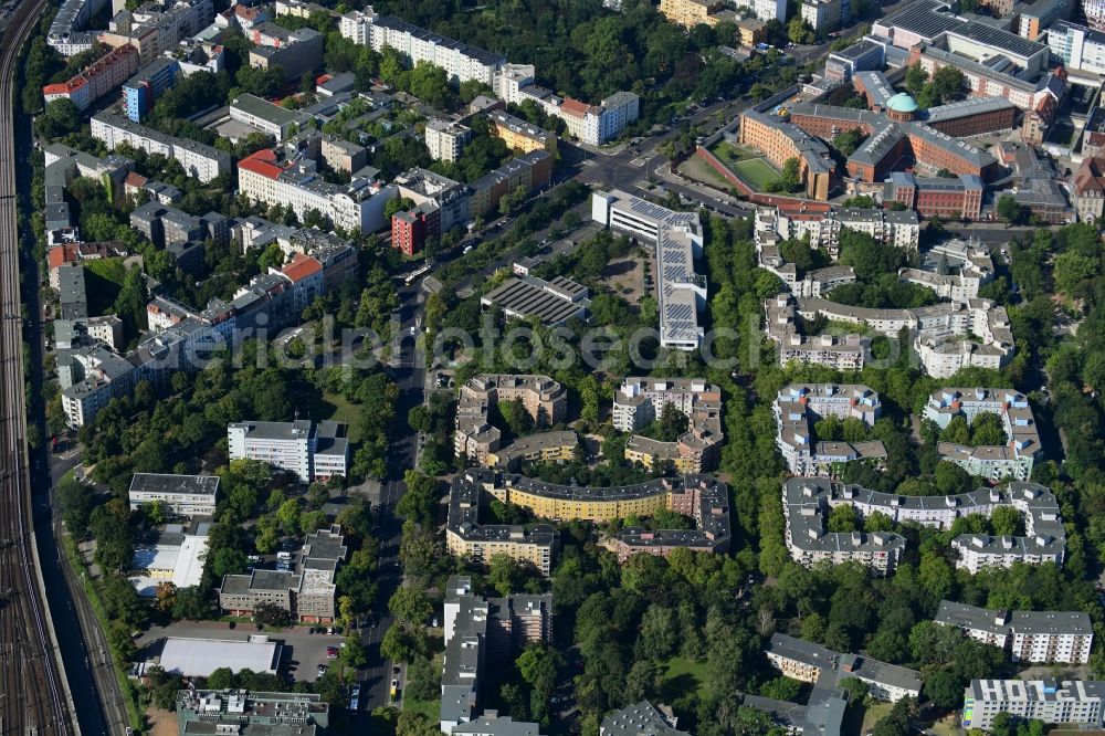 Berlin from the bird's eye view: Skyscrapers in the residential area of industrially manufactured settlement Seydlitzstrasse - Otto-Dix-Strasse in the district Moabit in Berlin, Germany