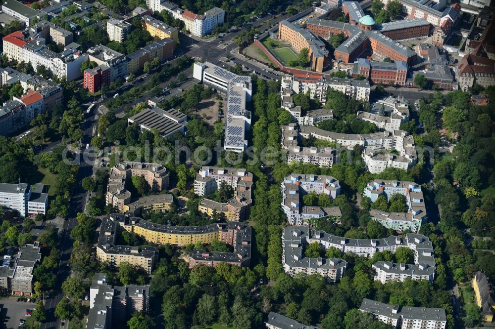 Aerial photograph Berlin - Skyscrapers in the residential area of industrially manufactured settlement Seydlitzstrasse - Otto-Dix-Strasse in the district Moabit in Berlin, Germany