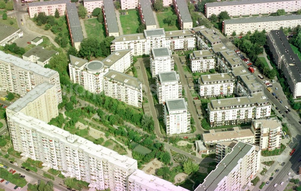 Berlin from above - Skyscrapers in the residential area of industrially manufactured settlement on Simon-Bolivar-Strasse in the district Hohenschoenhausen in Berlin, Germany