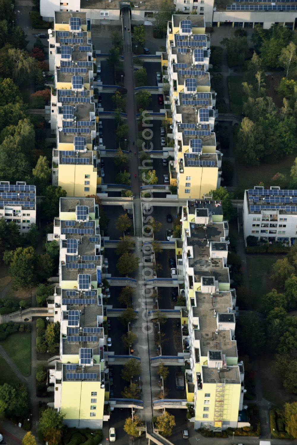 Aerial image Berlin - Skyscrapers in the residential area of industrially manufactured settlement Sonnenallee destrict Neukoelln in Berlin